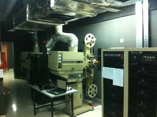 上海电影院 高清四画面分割显示